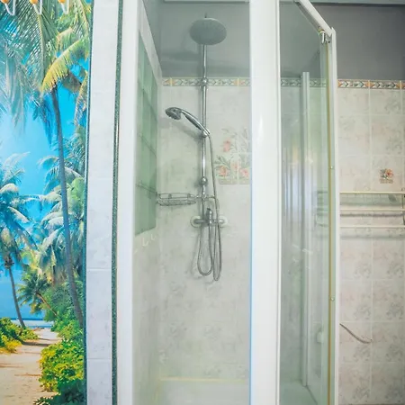 Semesterbostad Avec Piscine Et Studio, Sejour Convivial ! *