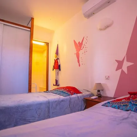 Avec Piscine Et Studio, Sejour Convivial ! Semesterbostad